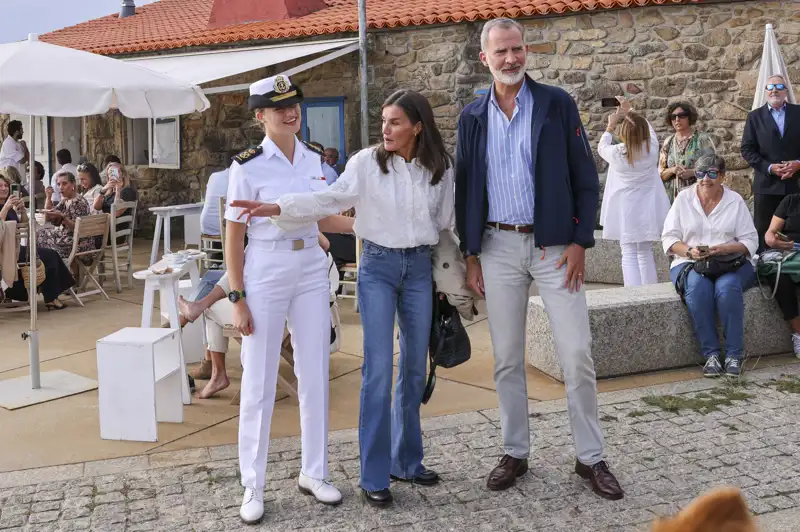 The Kings, Felipe and Letizia, and Princess Leonor, in Galicia.