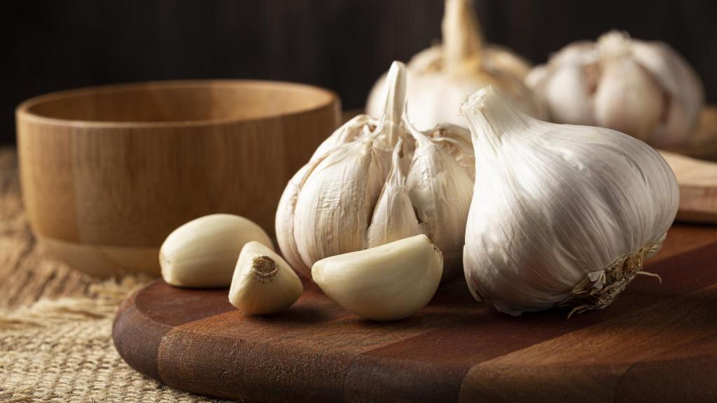 Stock image of garlic.