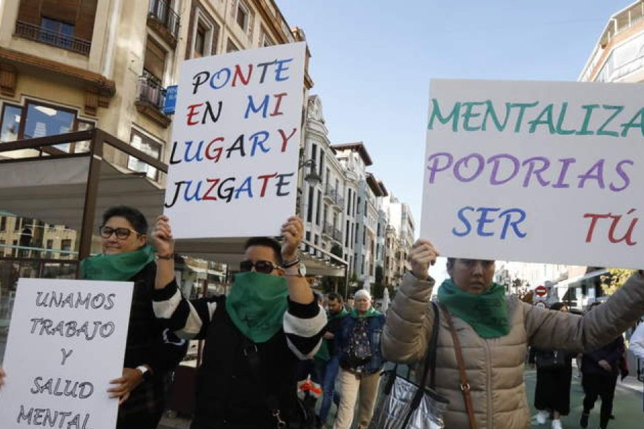 León calls for decent employment and a positive work environment for mental health