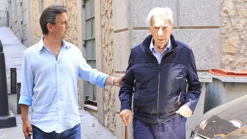 Mario Vargas Llosa and his current state, according to his son