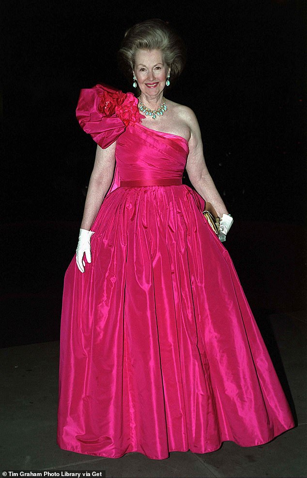 Rain Spencer attends a charity dinner and fashion show at the Natural History Museum in 1999.