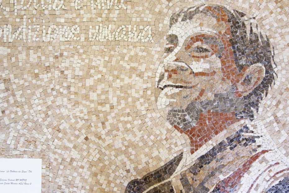 The Pope will receive a mosaic made by users of a mental health center