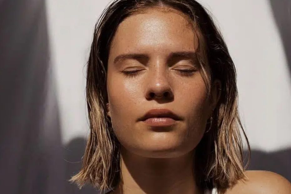 The most effective natural remedies to soothe a sunburn on the face during the summer