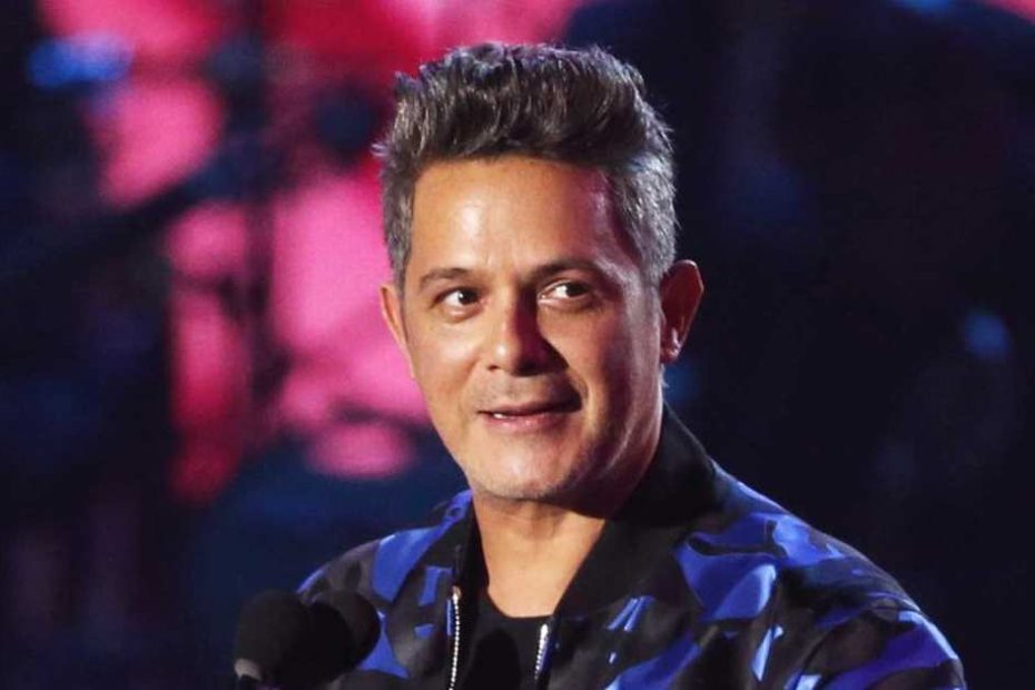 The presenter Antonio Santana reveals his true relationship with Alejandro Sanz's new girlfriend, Candela Márquez